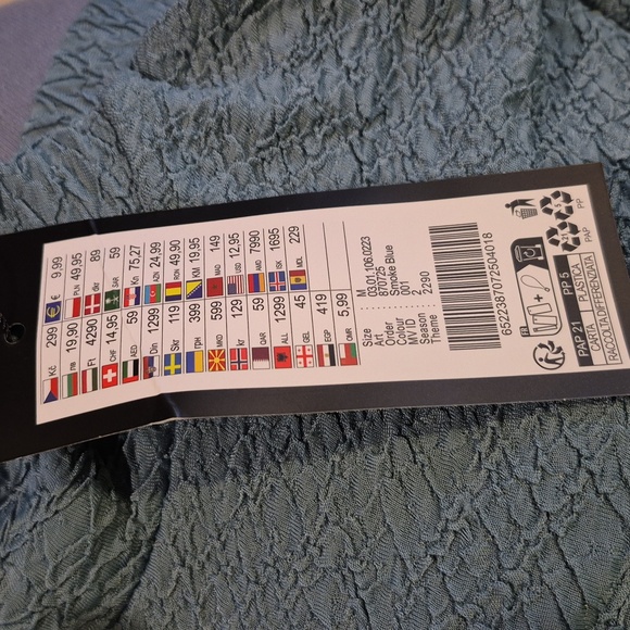 Amisu High-necked Long Sleeved Top - Picture 8 of 8